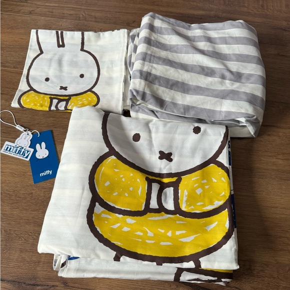 MIFFY-Imported (NWT) Queen Sheet Set - Picture 1 of 15